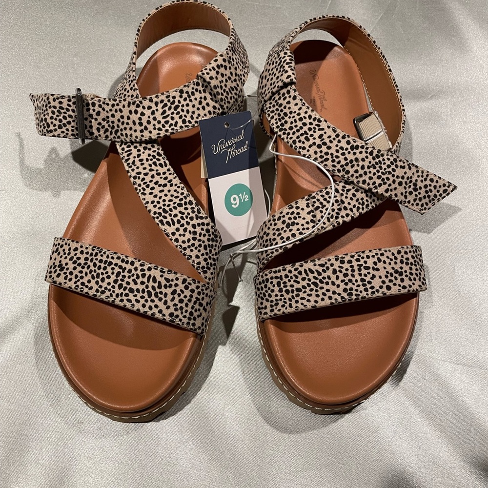 *Never Worn!!* a new day cheetah print sandals. Size 9.5